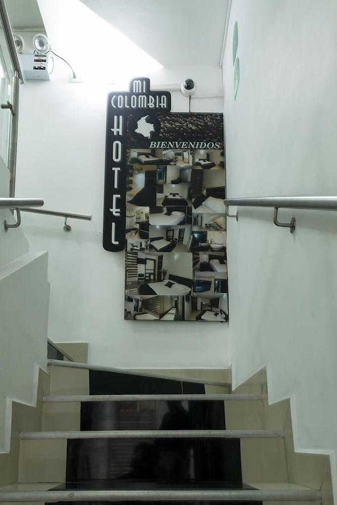 Ayenda 1254 Mi Colombia Hotel Medellín Eksteriør billede