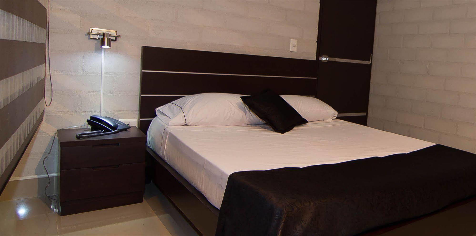 Ayenda 1254 Mi Colombia Hotel Medellín Eksteriør billede