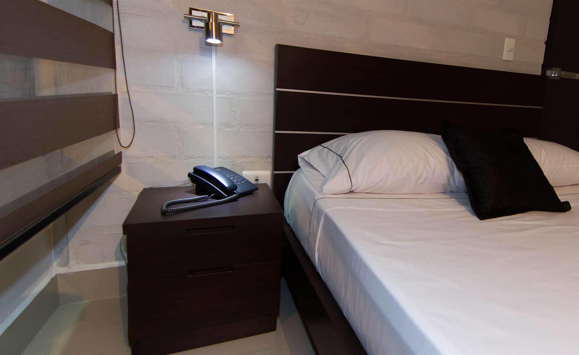 Ayenda 1254 Mi Colombia Hotel Medellín Eksteriør billede